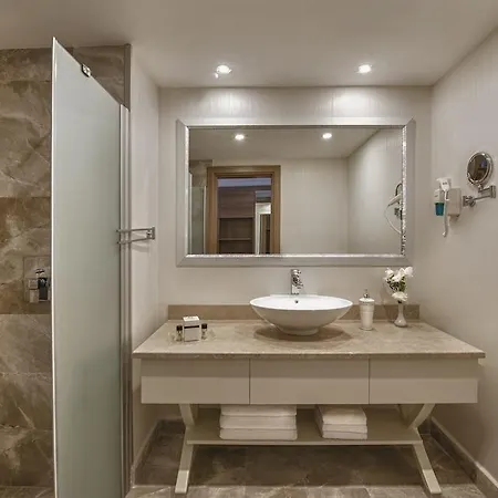 Delphin Botanik Hotel Okurcalar